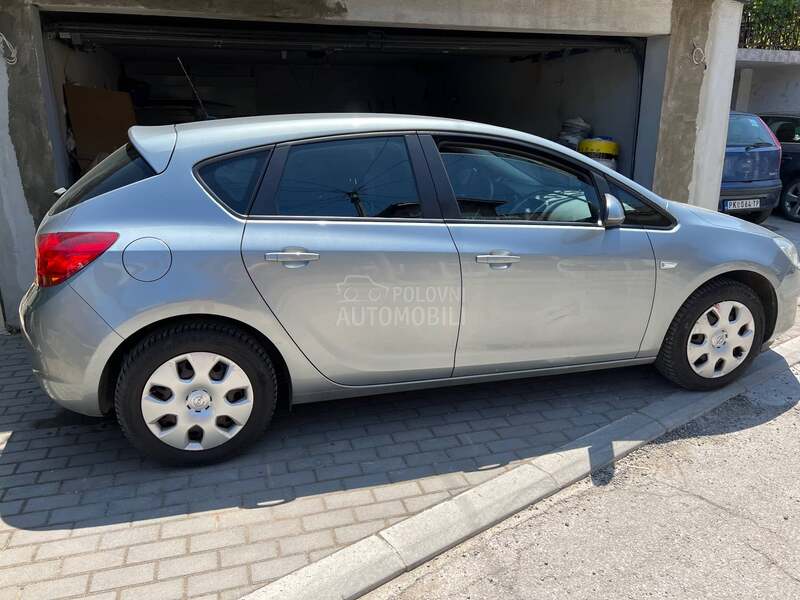 Opel Astra J 1.4