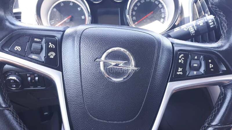 Opel Astra J 1.6 CDTI LED