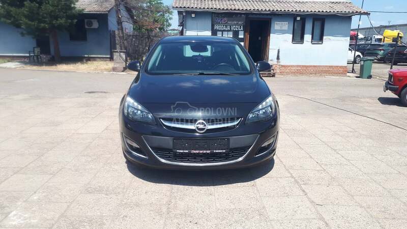Opel Astra J 1.6 CDTI LED