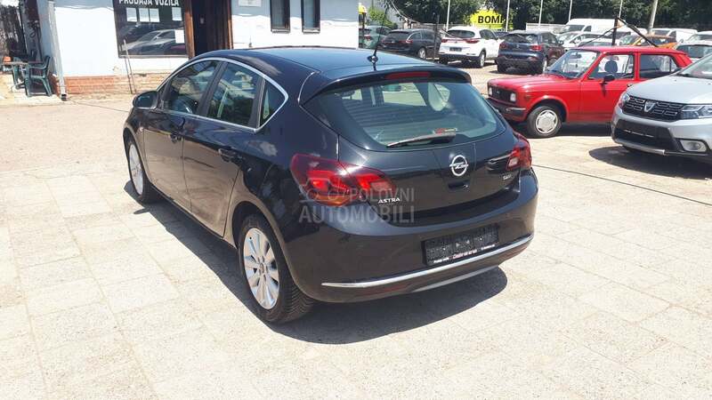 Opel Astra J 1.6 CDTI LED