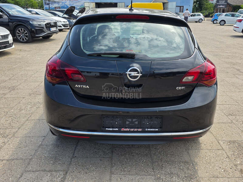 Opel Astra J 1.6 CDTI LED