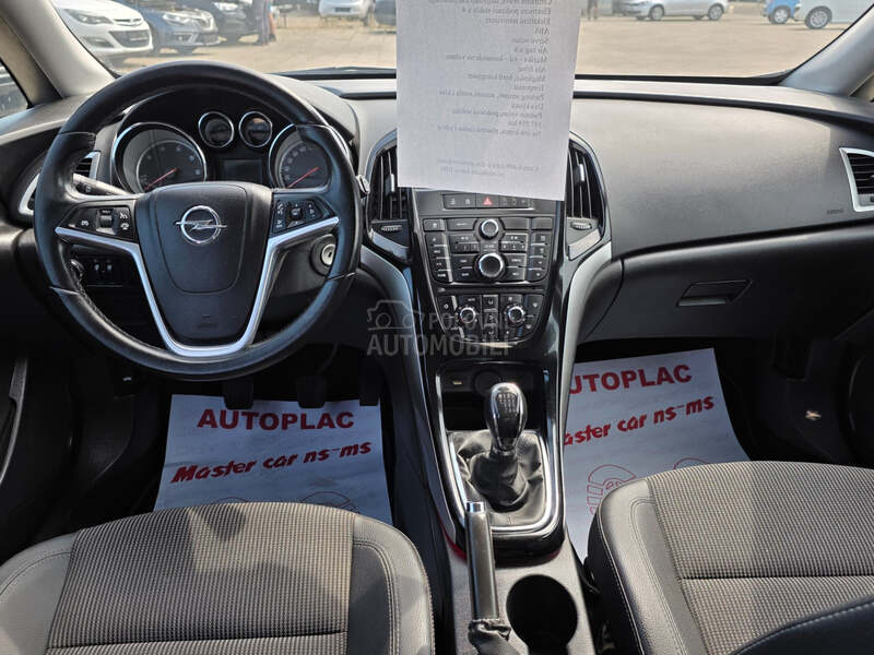 Opel Astra J 1.6 CDTI LED