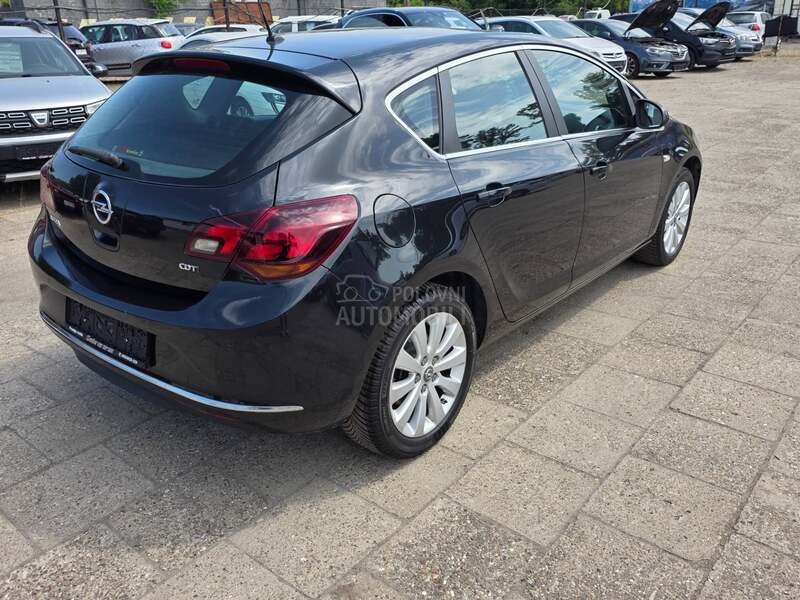 Opel Astra J 1.6 CDTI LED