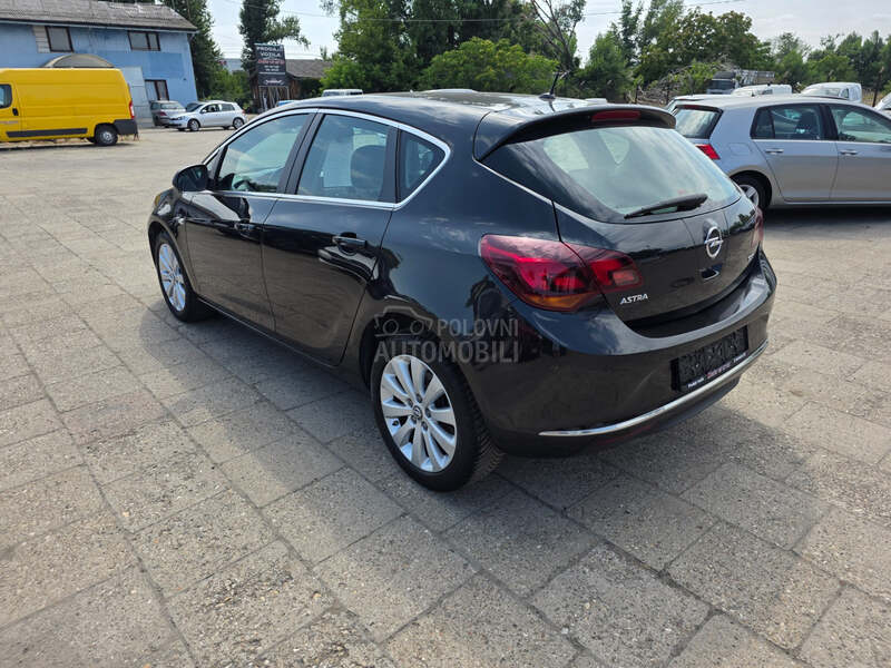 Opel Astra J 1.6 CDTI LED