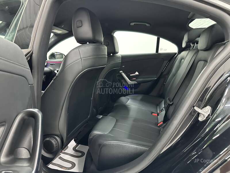 Mercedes Benz CLA 180 AMB AUT