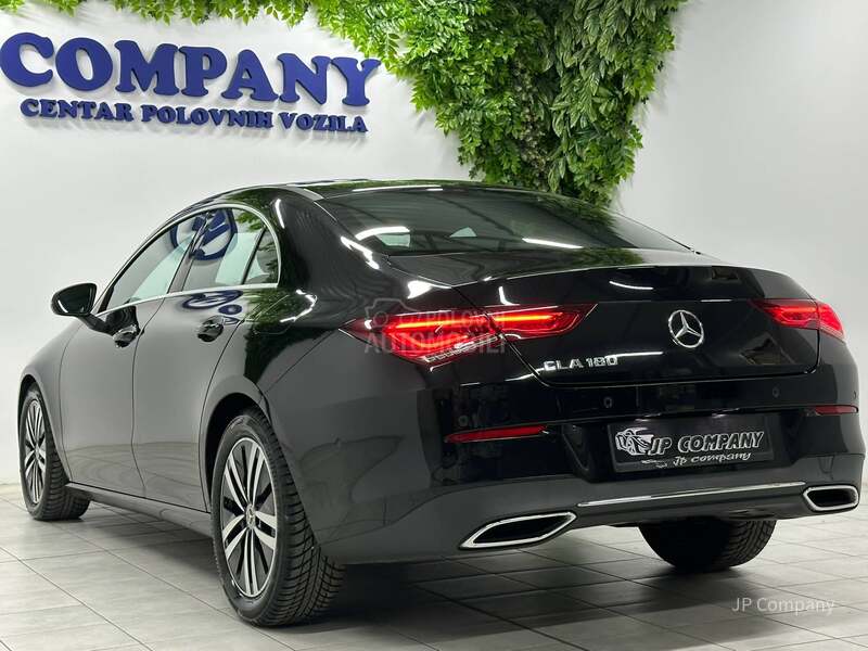 Mercedes Benz CLA 180 AMB AUT