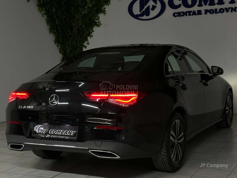 Mercedes Benz CLA 180 AMB AUT