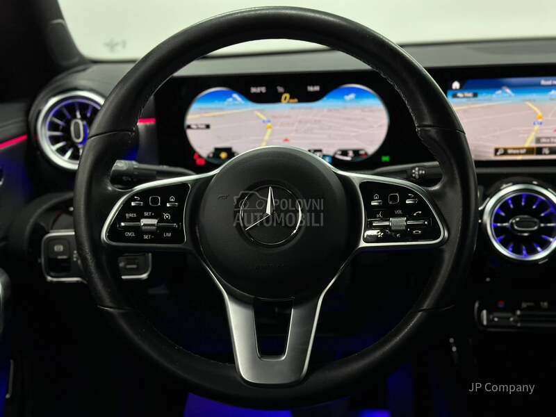 Mercedes Benz CLA 180 AMB AUT