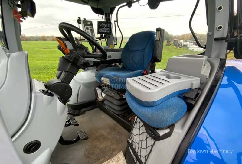 New Holland T7.235