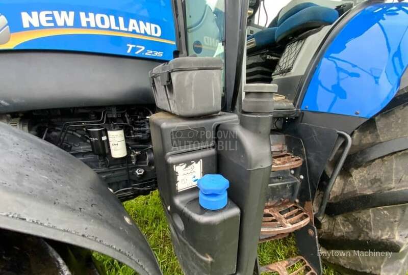 New Holland T7.235