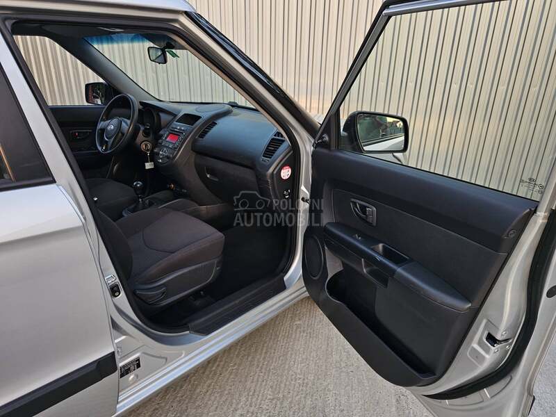Kia Soul 1.6b /120 000 k m/