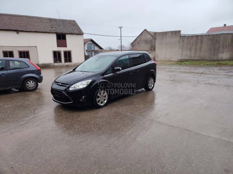 Ford Grand C-Max dobar