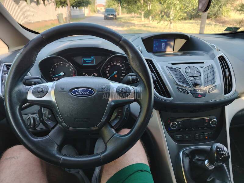 Ford Grand C-Max dobar