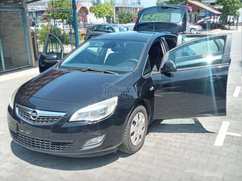 Opel Astra J 1.7