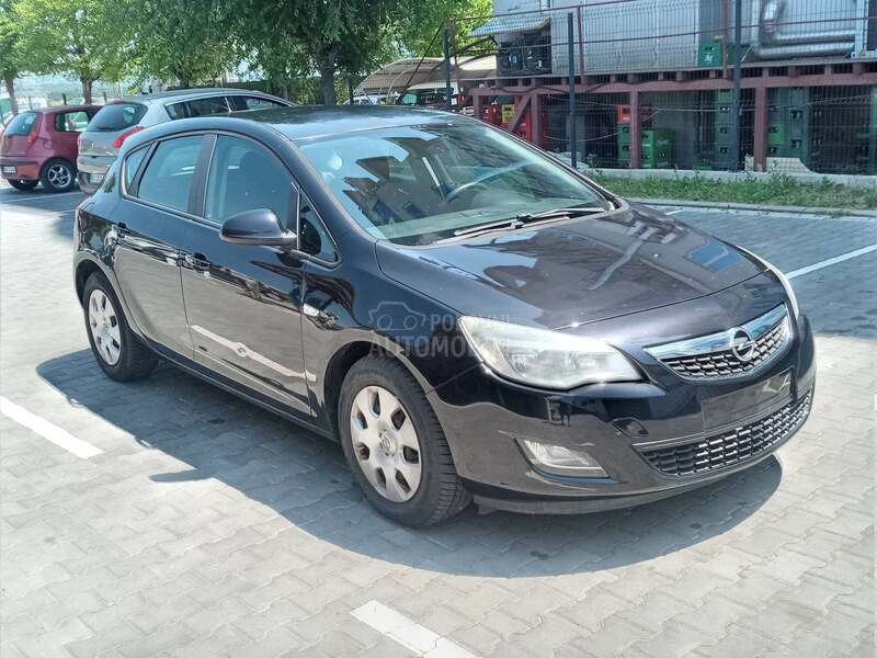 Opel Astra J 1.7