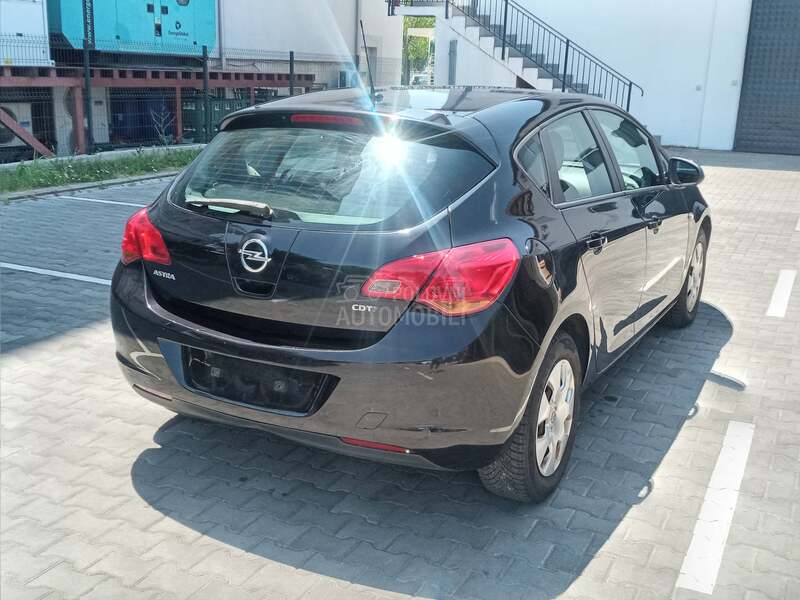 Opel Astra J 1.7
