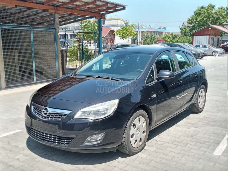 Opel Astra J 1.7
