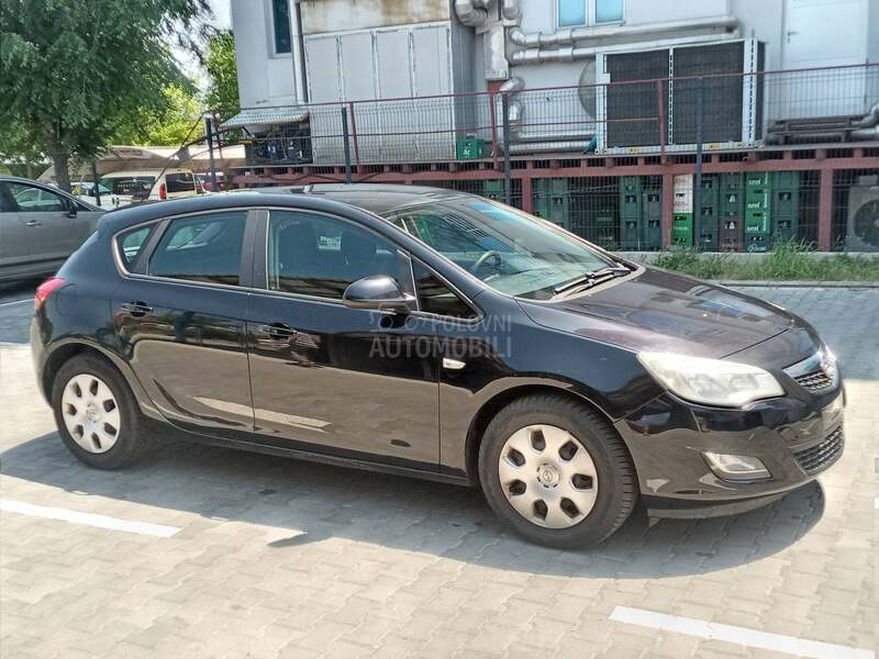 Opel Astra J 1.7