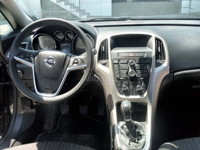 Opel Astra J 1.7
