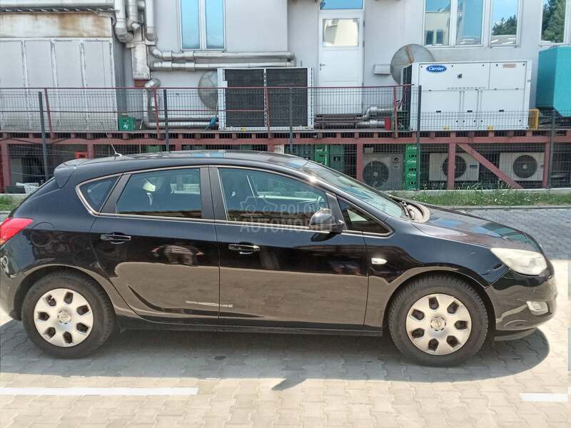 Opel Astra J 1.7