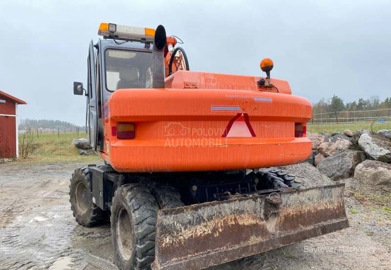 Hitachi EX 135W