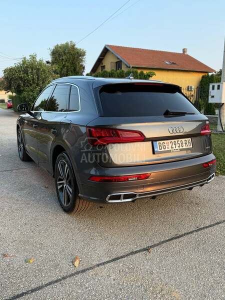 Audi Q5 plug-in