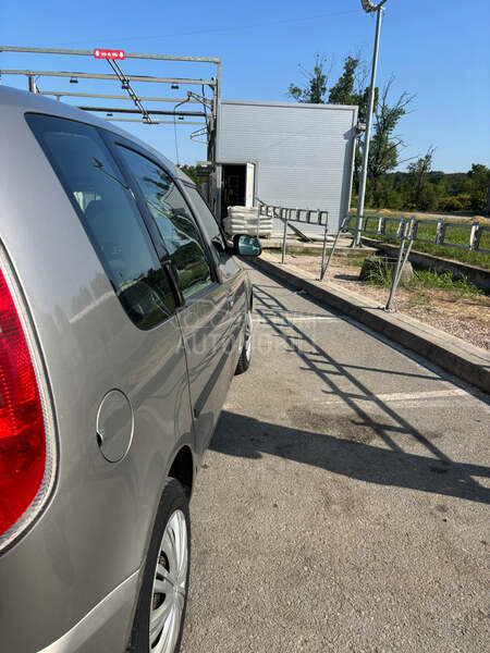 Škoda Roomster 