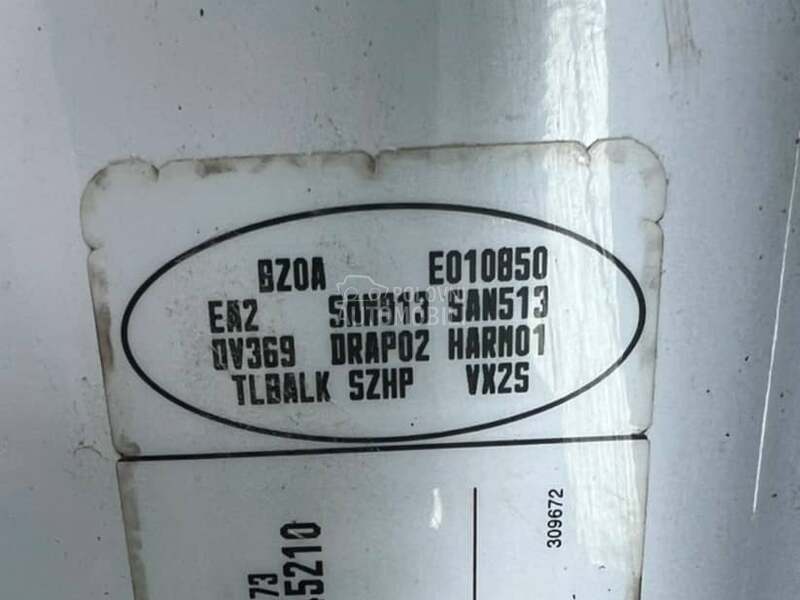 Branik zadnji beli DV369