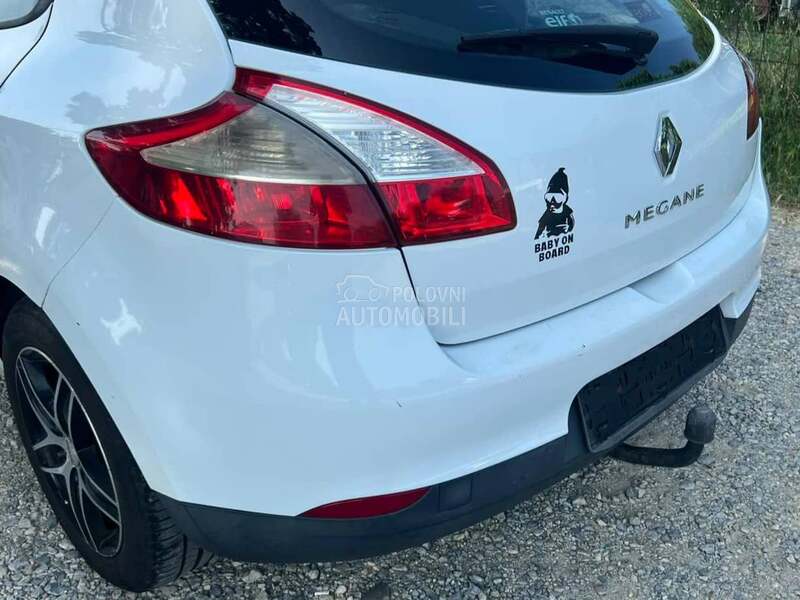 Branik zadnji beli DV369