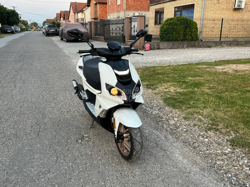 Peugeot Speed fight 4