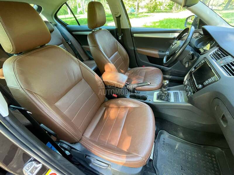 Škoda Octavia 1.6tdi kož nawi senz