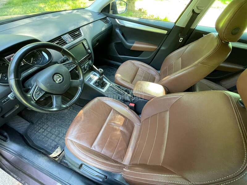 Škoda Octavia 1.6tdi kož nawi senz