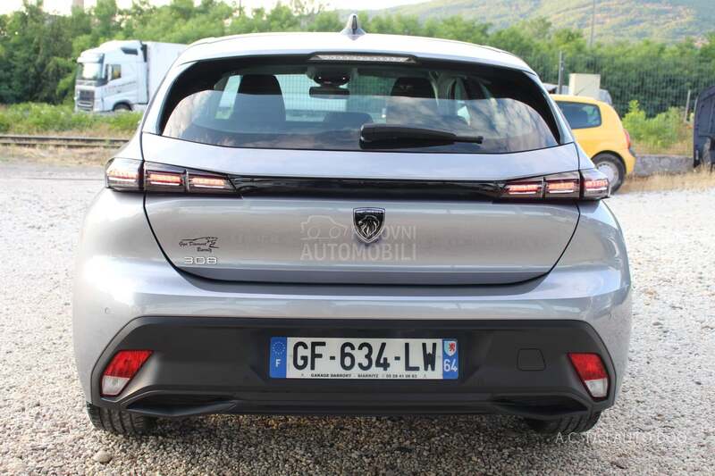 Peugeot 308 1.5 EAT8 ACTIVE