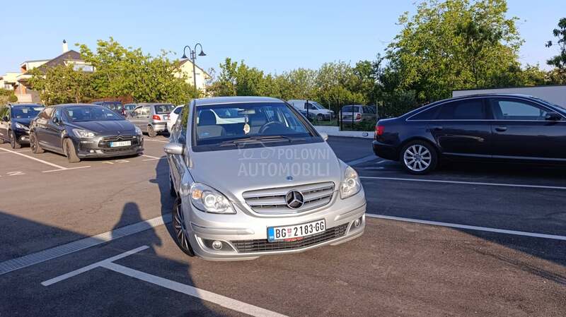 Mercedes Benz B 200 