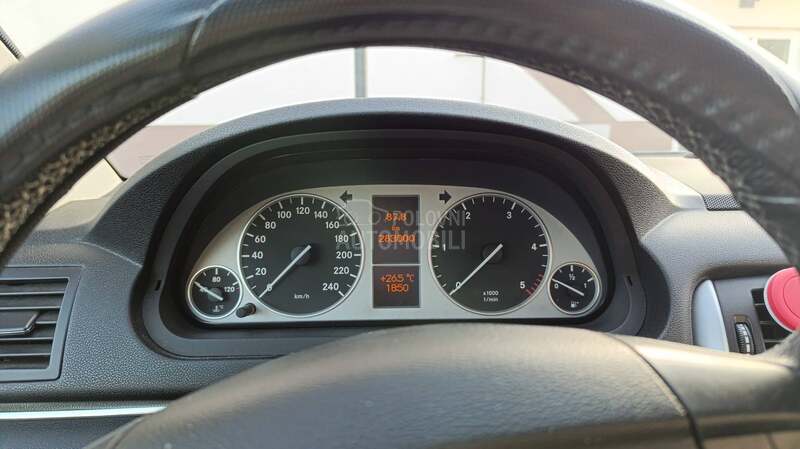 Mercedes Benz B 200 