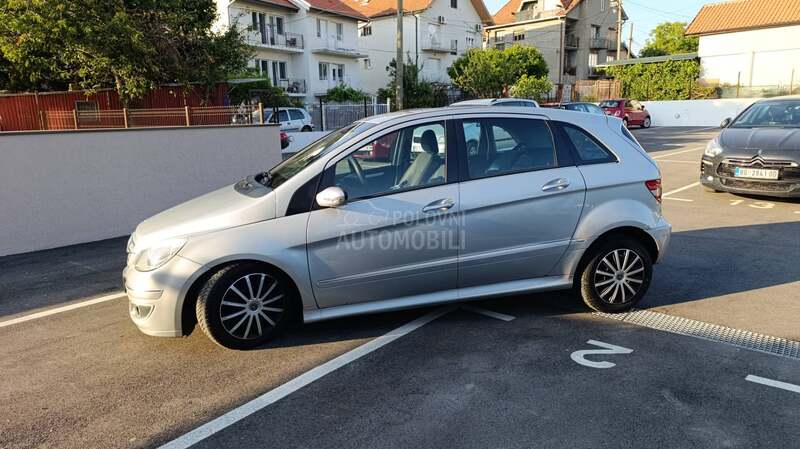 Mercedes Benz B 200 