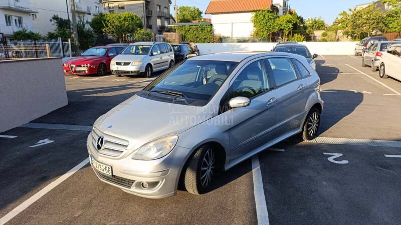 Mercedes Benz B 200 