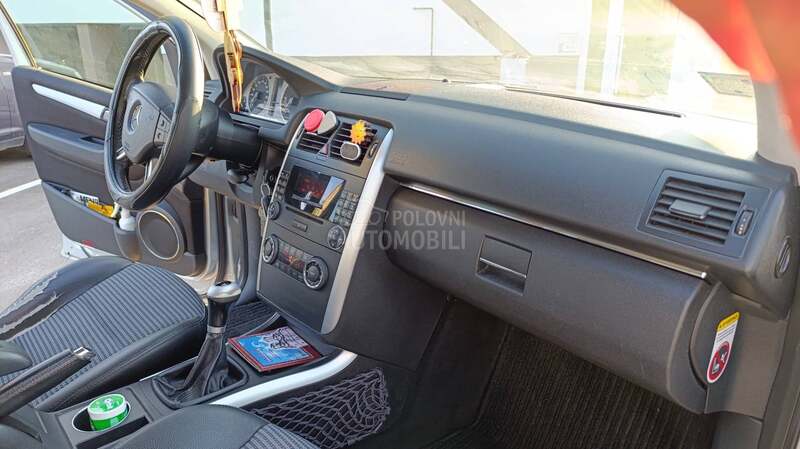 Mercedes Benz B 200 