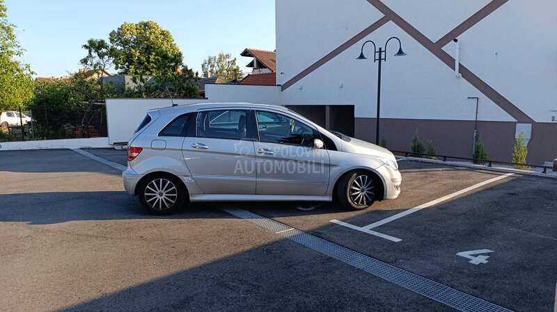Mercedes Benz B 200 