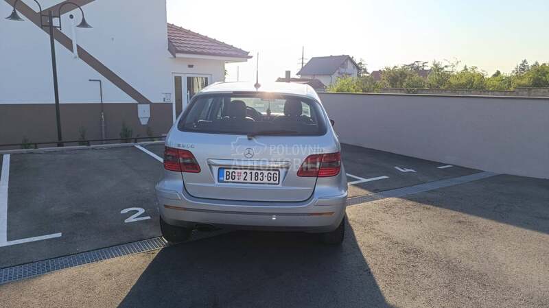 Mercedes Benz B 200 