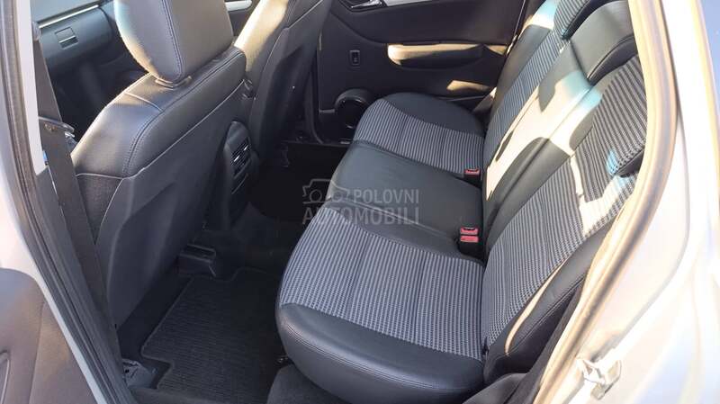Mercedes Benz B 200 
