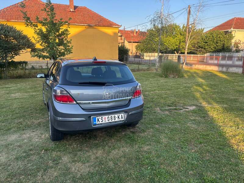 Opel Astra H 
