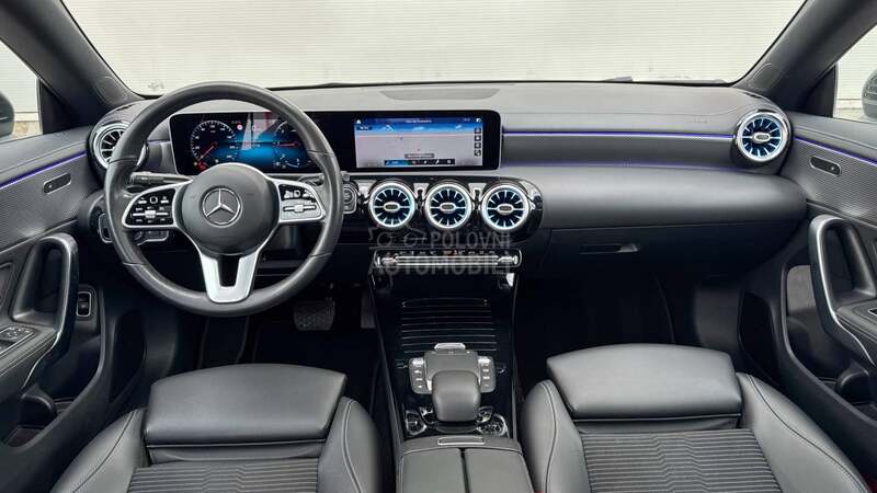 Mercedes Benz CLA 180 Pano/Sport/LED
