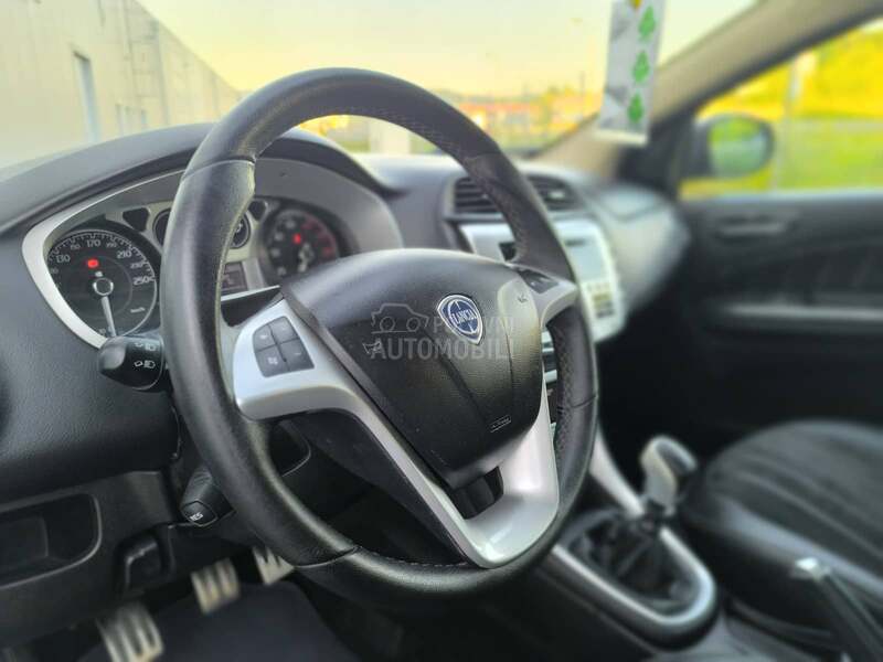 Lancia Delta 1.4 TJET