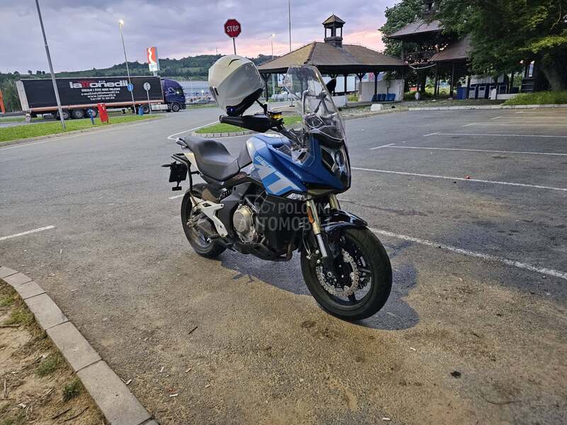CFMOTO 650 MT