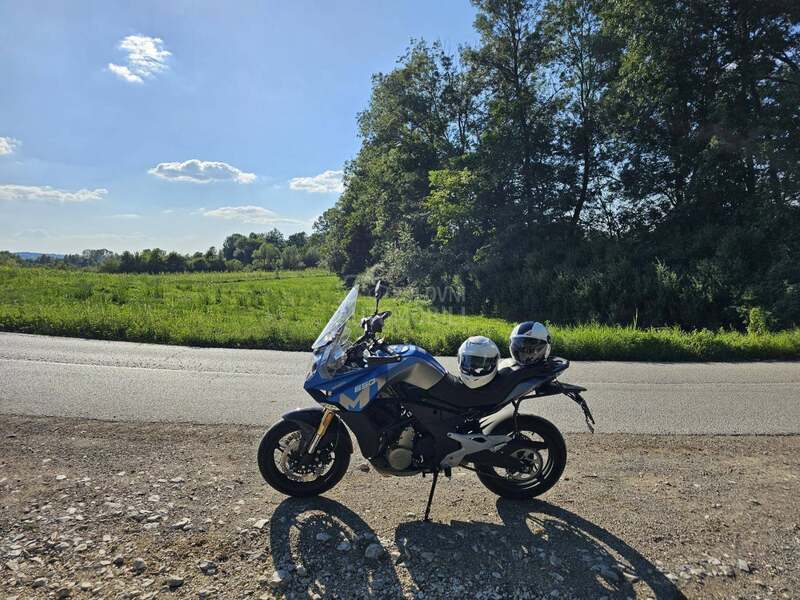 CFMOTO 650 MT