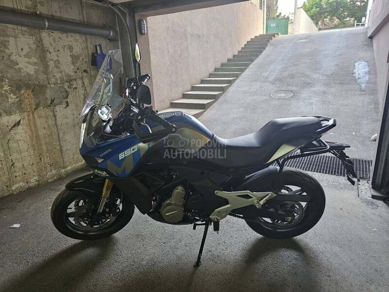 CFMOTO 650 MT