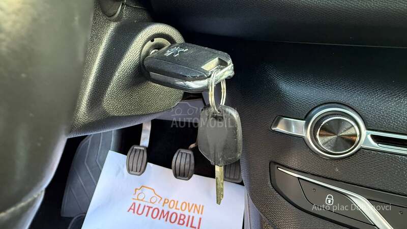 Peugeot 308 1.6 HDi pan/nav/6br
