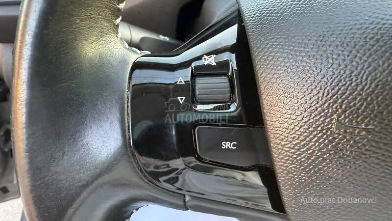 Peugeot 308 1.6 HDi pan/nav/6br