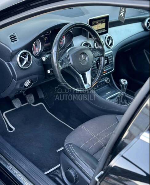 Mercedes Benz GLA 200 